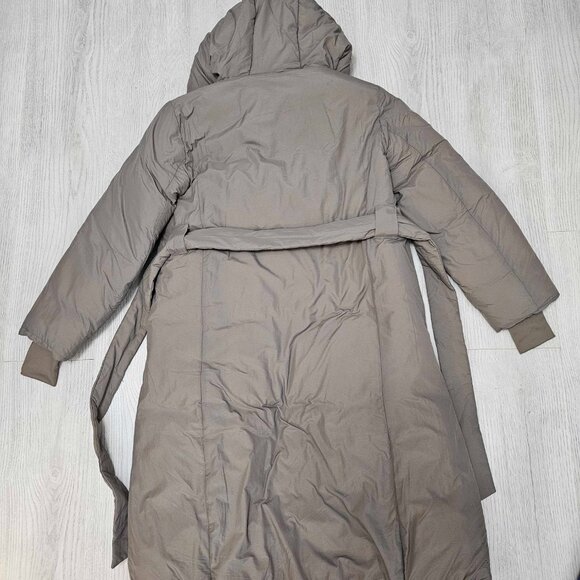 GAP Big Puff Coat - Like New Condition - Picture 5 of 13